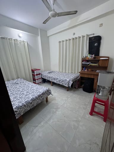Image of  room number b2 of 'The Crown Boys Hostel'
