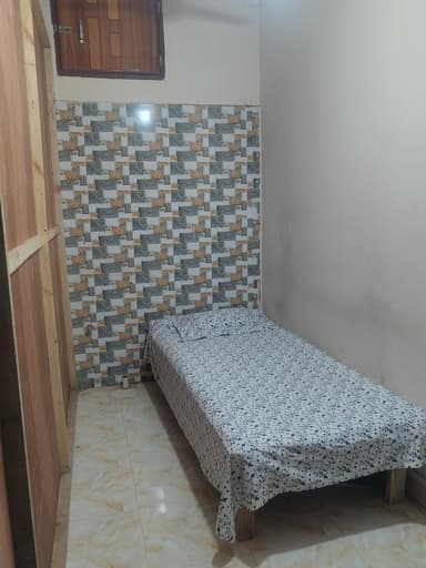 Image of  room number c4 of 'The Crown Boys Hostel'